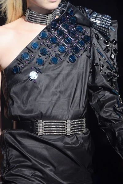 Look 30